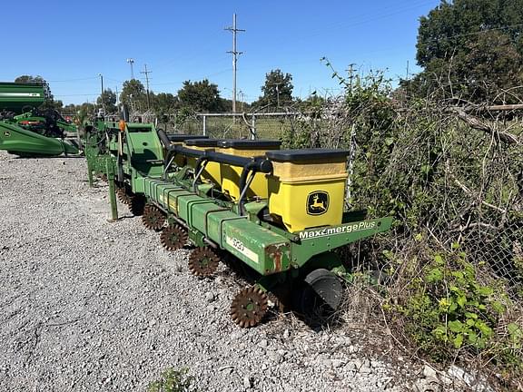 Image of John Deere 1720 equipment image 2