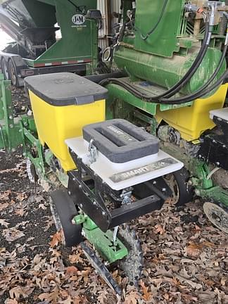 Image of John Deere 1720 equipment image 1