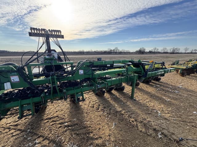 Image of John Deere 1720 equipment image 3