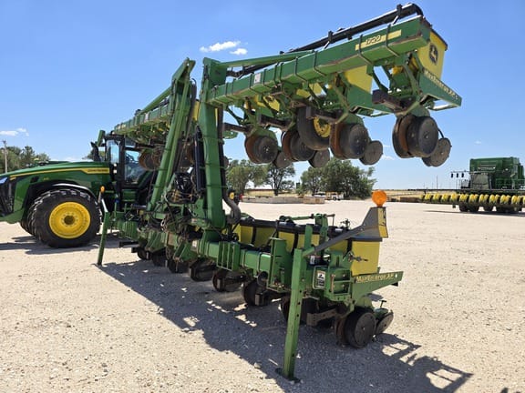 2004 John Deere 1720 Equipment Image0