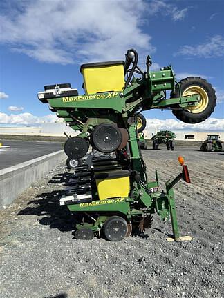 Image of John Deere 1720 equipment image 1