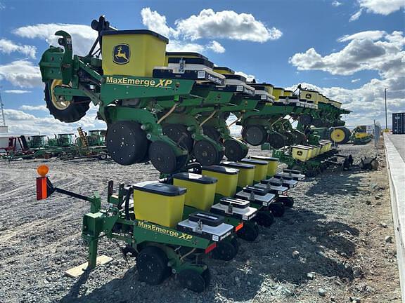 Image of John Deere 1720 equipment image 3