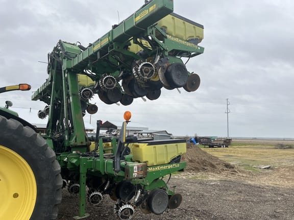 Main image John Deere 1720