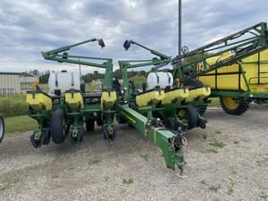 2004 John Deere 1760 Image
