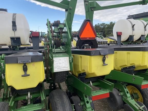Image of John Deere 1760 equipment image 4