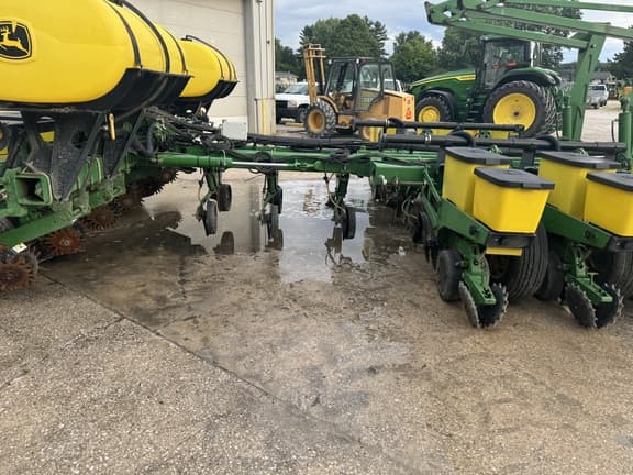 Image of John Deere 1770 equipment image 3