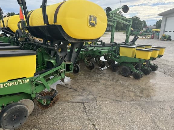 Image of John Deere 1770 equipment image 4