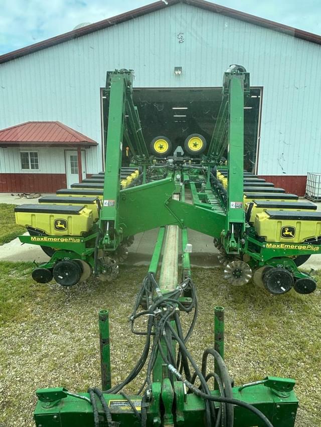 Image of John Deere 1770 equipment image 2