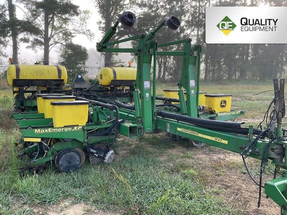 2004 John Deere 1770 Equipment Image0