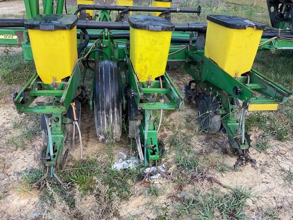 Image of John Deere 1770 equipment image 4