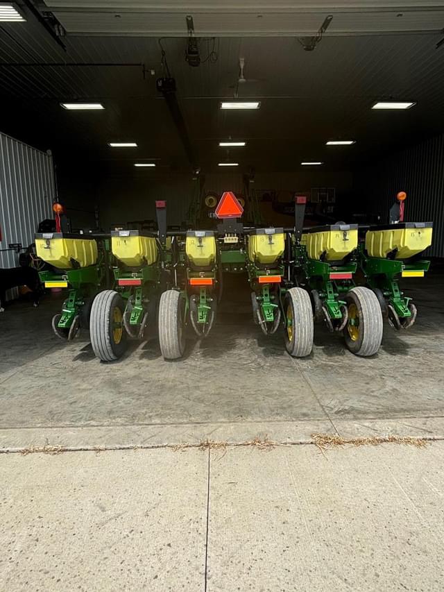Image of John Deere 1770 equipment image 4