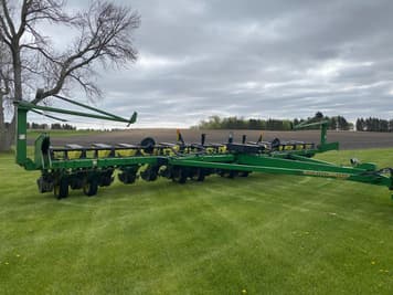 Main image John Deere 1770