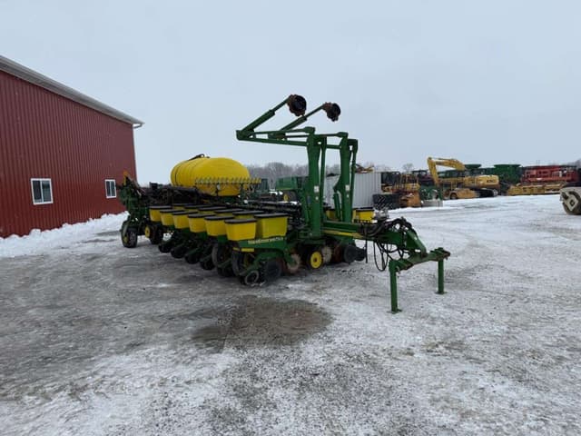 Image of John Deere 1770 equipment image 4