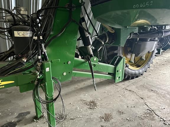 Image of John Deere 1770 equipment image 4