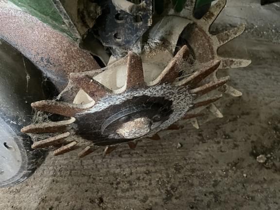 Image of John Deere 1770 equipment image 4
