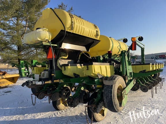 Image of John Deere 1770 equipment image 3