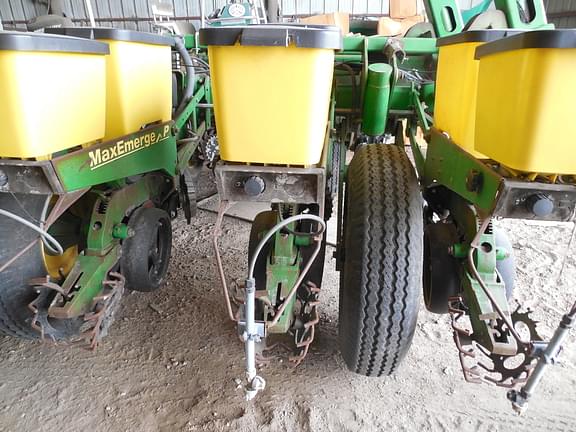 Image of John Deere 1770 equipment image 3