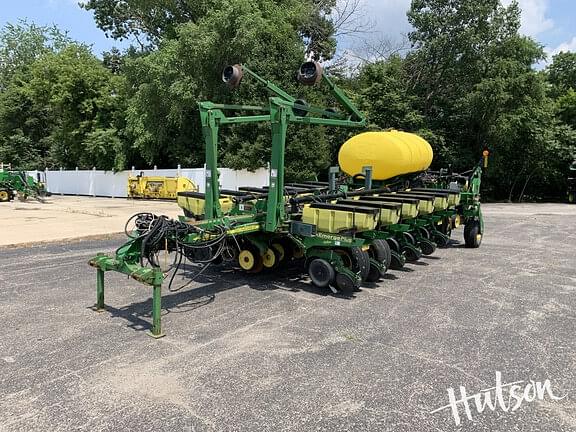 Image of John Deere 1770 equipment image 3