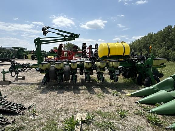 Image of John Deere 1770 equipment image 3