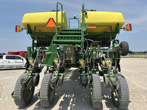Image of John Deere 1770 equipment image 4