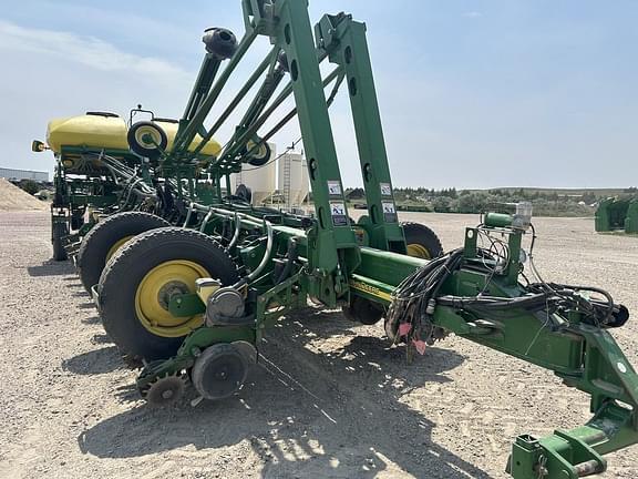 Image of John Deere 1770 equipment image 1