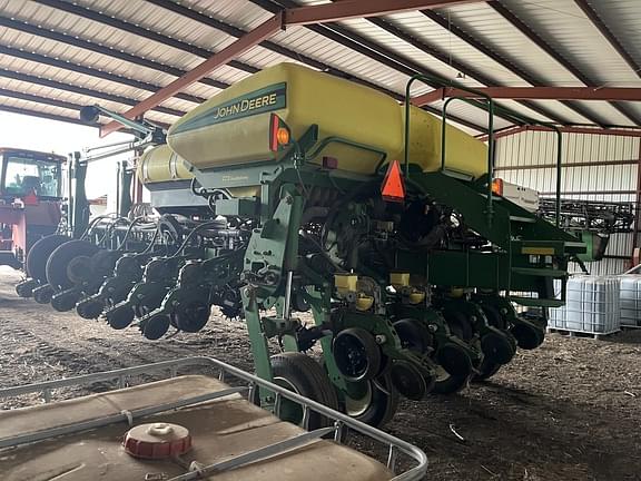 Image of John Deere 1770 equipment image 3