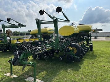 Main image John Deere 1770