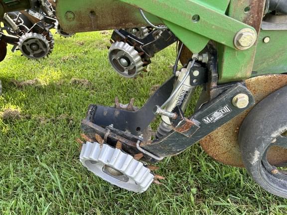 Image of John Deere 1770 equipment image 3