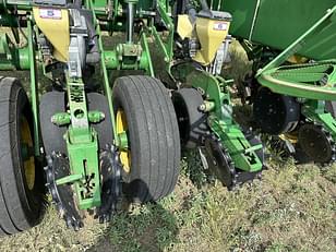 Main image John Deere 1770 27