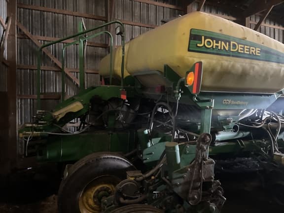 Image of John Deere 1770 equipment image 2