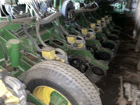 Image of John Deere 1770 equipment image 4