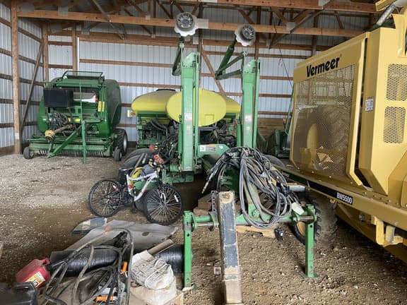 Image of John Deere 1770 equipment image 1