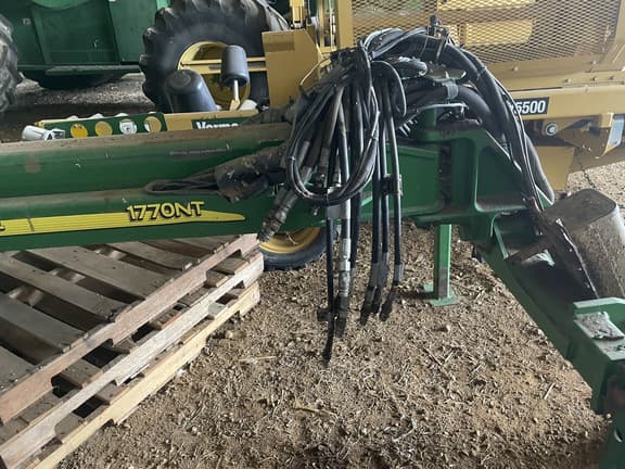 Image of John Deere 1770 equipment image 4