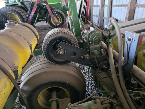 Image of John Deere 1780 equipment image 1