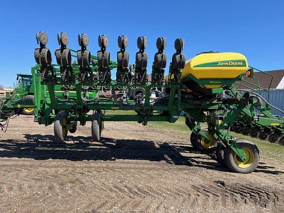 Image of John Deere 1790 equipment image 1