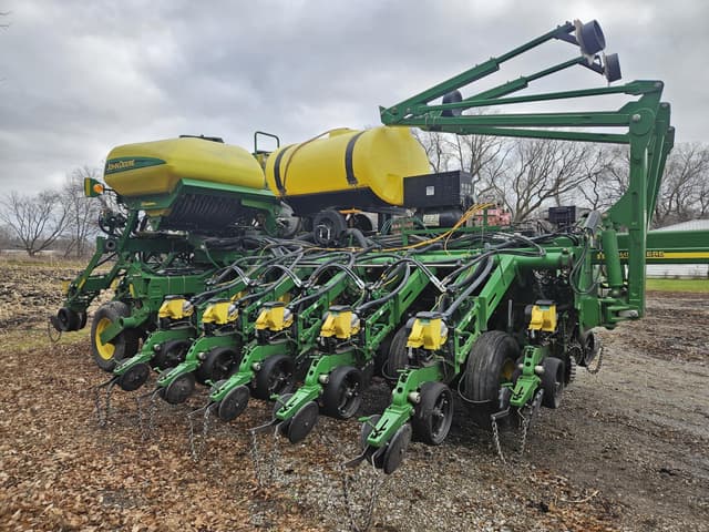 Image of John Deere 1790 equipment image 1