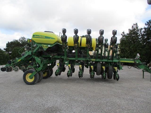 Image of John Deere 1790 equipment image 3