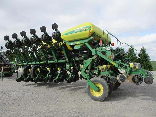 Image of John Deere 1790 equipment image 4