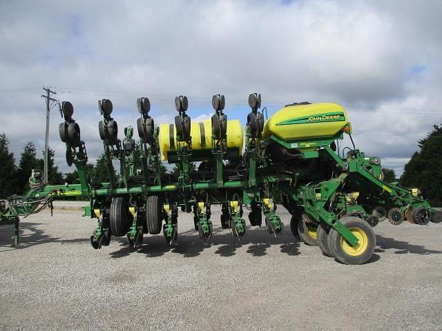 Image of John Deere 1790 equipment image 2