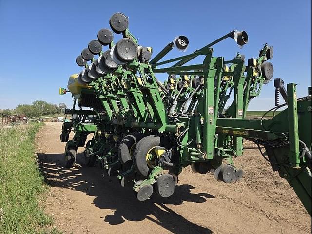 Image of John Deere 1790 equipment image 4