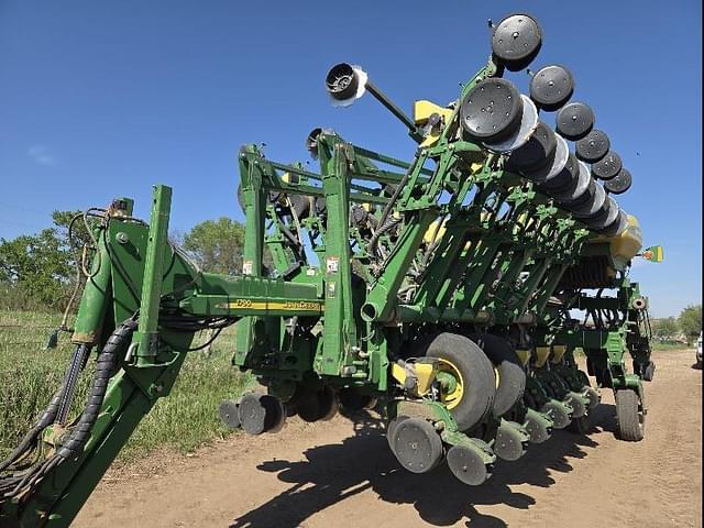 Image of John Deere 1790 equipment image 1