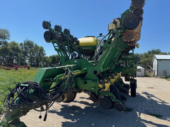 Image of John Deere 1790 equipment image 2