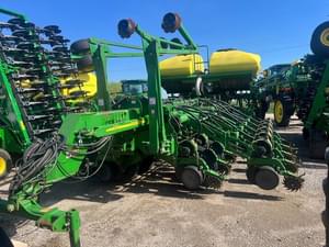 2004 John Deere 1790 Image