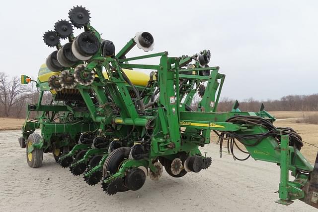 Image of John Deere 1790 equipment image 1