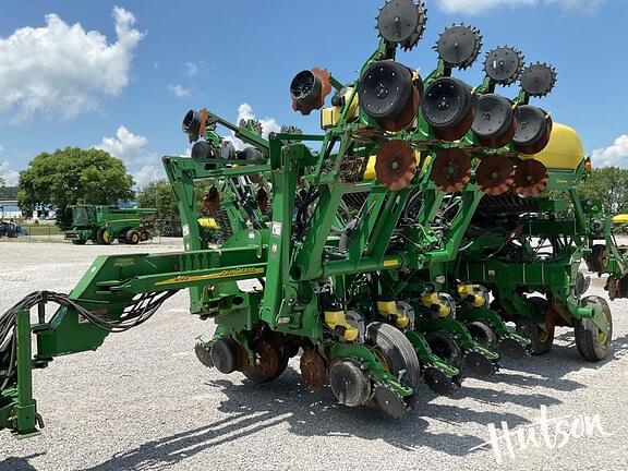 Image of John Deere 1790 equipment image 2