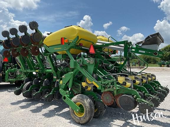 Image of John Deere 1790 equipment image 4