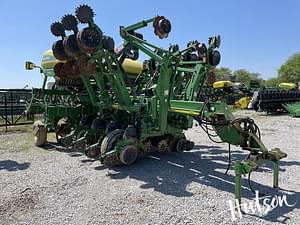 2004 John Deere 1790 Image