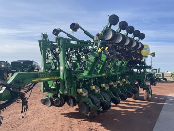 Image of John Deere 1790 equipment image 1