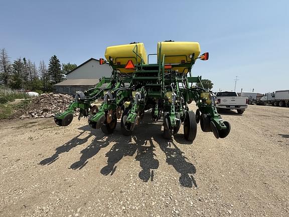 Image of John Deere 1790 equipment image 3
