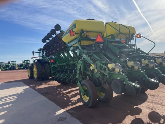 Image of John Deere 1790 equipment image 3